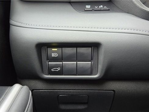 Certified 2024 Toyota Highlander XLE image 23