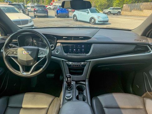 Used 2022 Cadillac XT6 Luxury FWD image 8