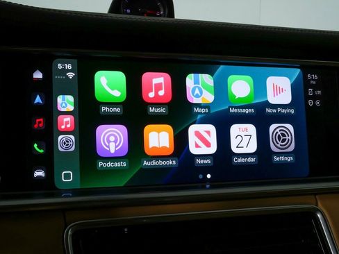 Used 2023 Porsche Panamera 4S w/ Premium Package image 16