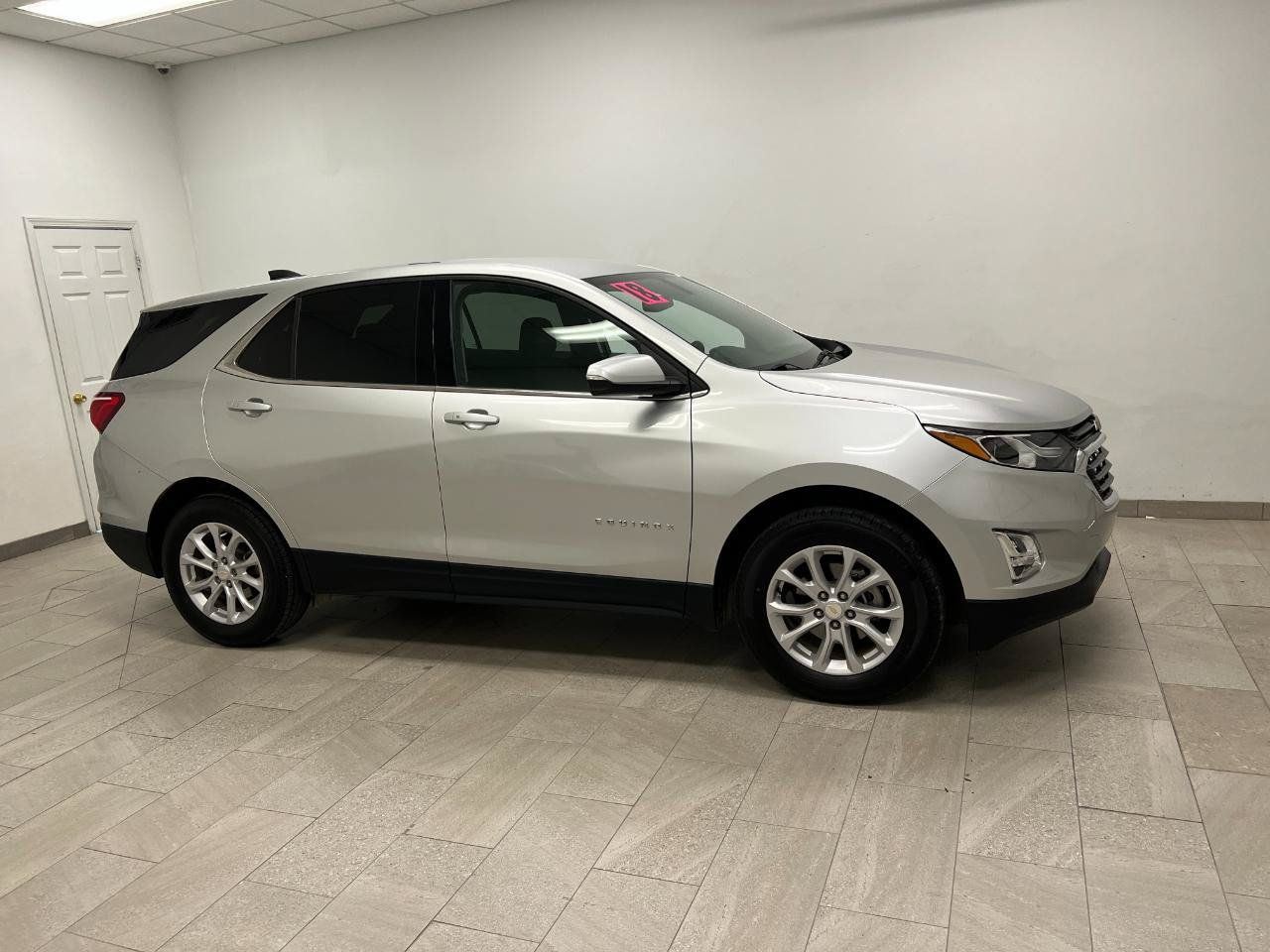 Used 2018 Chevrolet Equinox LT FWD image 3