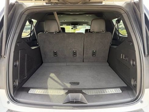 Used 2023 Chevrolet Suburban Premier image 10