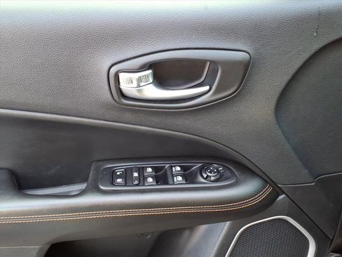 Used 2019 Jeep Compass Limited image 11