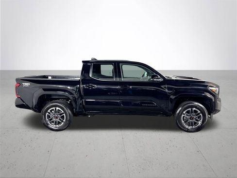 Used 2025 Toyota Tacoma TRD Sport image 5
