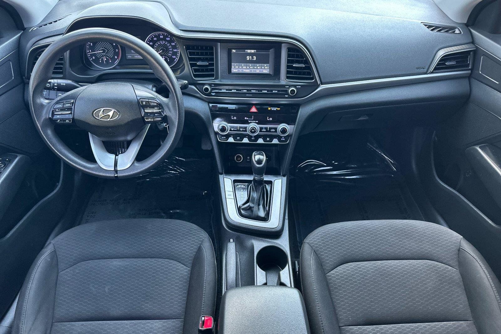 Used 2020 Hyundai Elantra SE w/ Cargo Package (C1) FWD image 12