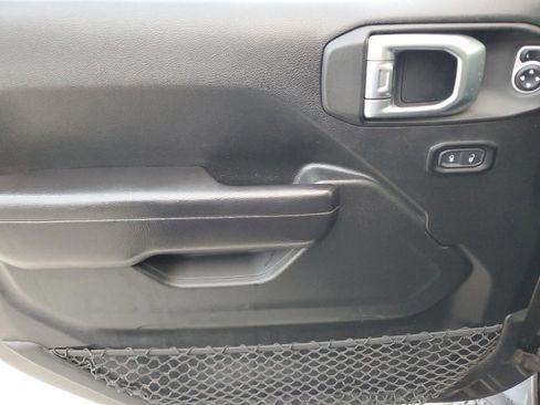 Certified 2020 Jeep Gladiator Sport w/ Quick Order Package 24S image 27