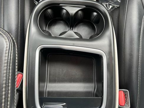 Used 2024 Chrysler Pacifica Limited FWD image 20