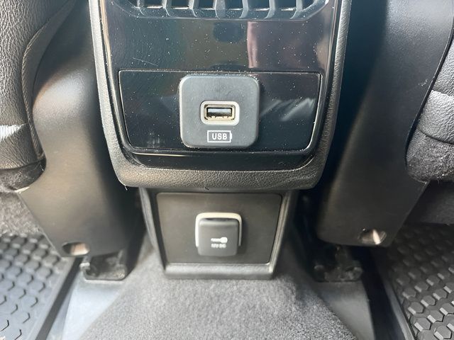 Used 2024 Jeep Compass Trailhawk AWD/4WD image 32