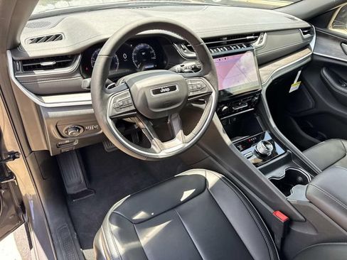 New 2025 Jeep Grand Cherokee L Limited AWD/4WD image 22