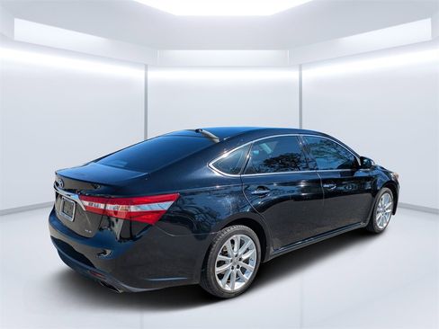 Used 2013 Toyota Avalon XLE image 3