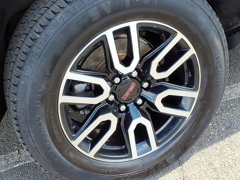 Certified 2023 GMC Yukon XL AT4 w/ AT4 Premium Package AWD/4WD image 9