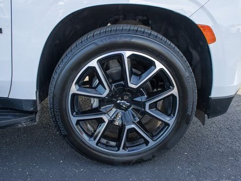 Used 2023 Chevrolet Suburban RST w/ Luxury Package image 9