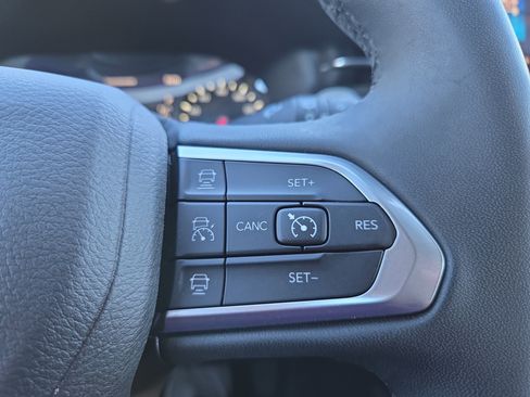 Used 2024 Jeep Compass Limited image 15