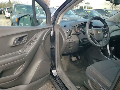 Used 2021 Chevrolet Trax LS w/ Tint and Cruise Package image 20