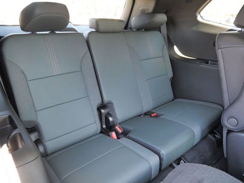 New 2026 GMC Acadia AT4 w/ Luxury Package AWD/4WD image 30