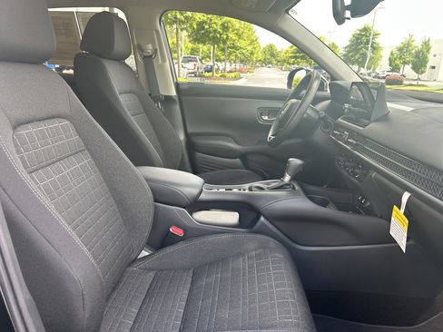 Certified 2026 Honda HR-V LX image 31