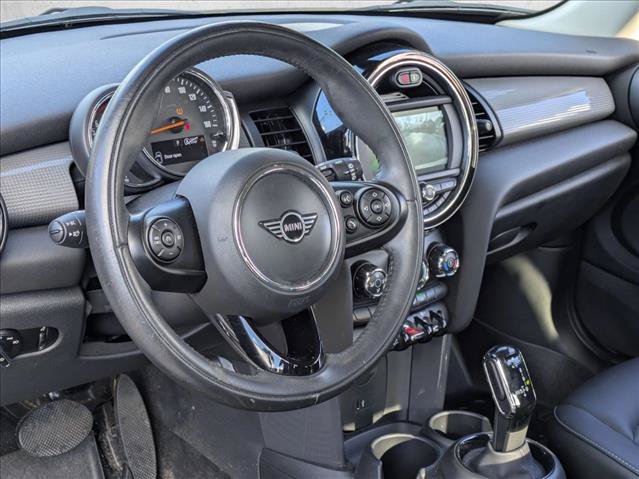Used 2020 MINI Cooper 2-Door Hardtop FWD image 9