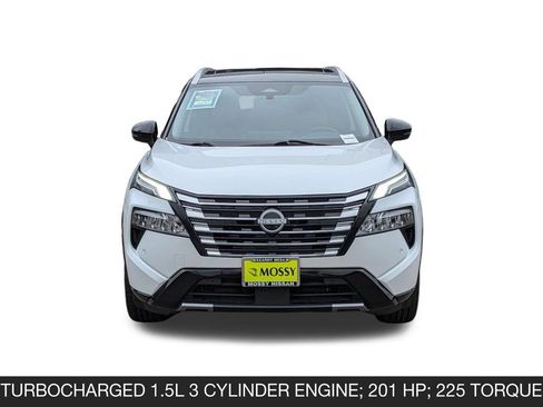 Used 2024 Nissan Rogue Platinum FWD image 4