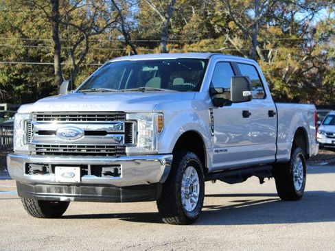 Used 2019 Ford F250 XL w/ STX Appearance Package image 3