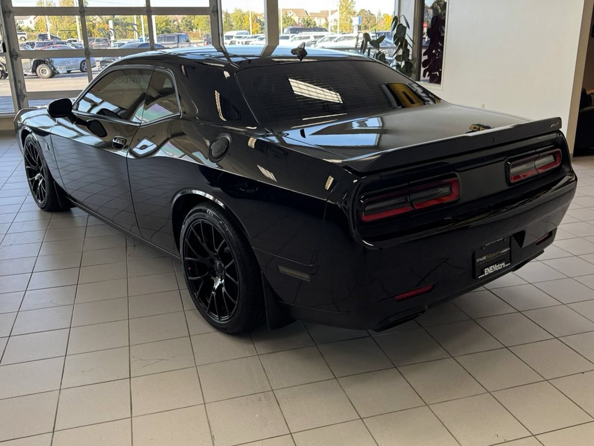 Used 2016 Dodge Challenger R/T Scat Pack RWD image 3