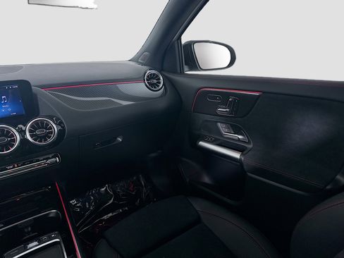 Certified 2025 Mercedes-Benz GLA 250 4MATIC image 29