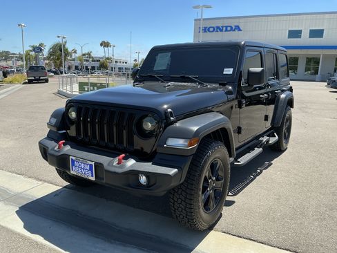 Used 2021 Jeep Wrangler Unlimited Sport AWD/4WD image 9
