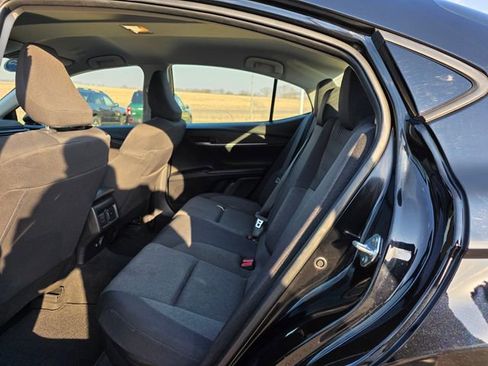 Used 2025 Toyota Camry LE image 28