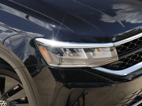 Certified 2023 Volkswagen Taos S FWD image 2