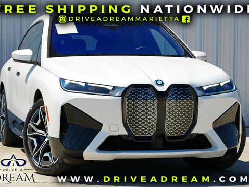 Used 2022 BMW iX xDrive50 w/ Sport Package image 2