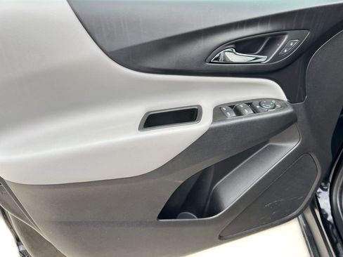 Used 2024 Chevrolet Equinox LS w/ LS Convenience Package image 13