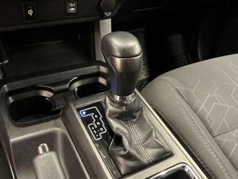 Used 2017 Toyota Tacoma TRD Off-Road w/ Tow Package (A/T) image 22