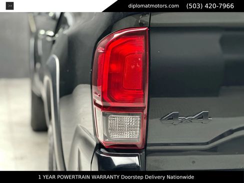 Used 2021 Toyota Tacoma SR5 w/ Trail Edition image 15