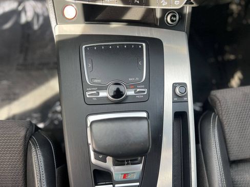 Used 2018 Audi SQ5 Premium Plus w/ Navigation Package AWD/4WD image 9