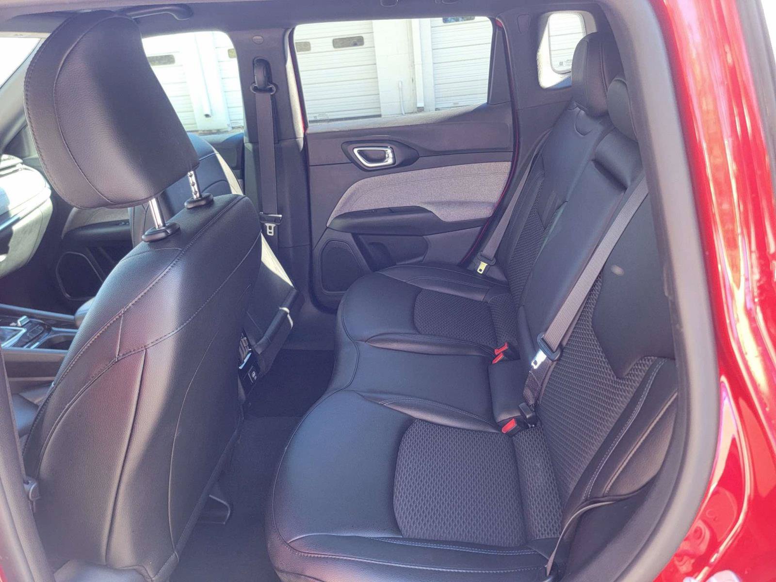 Used 2026 Jeep Compass Latitude AWD/4WD image 15