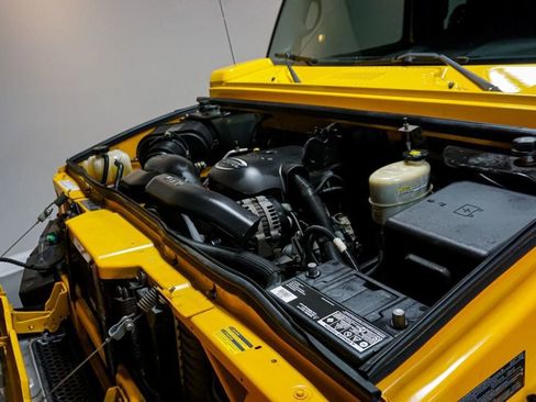 Used 2005 HUMMER H2 w/ Preferred Equipment Group image 16