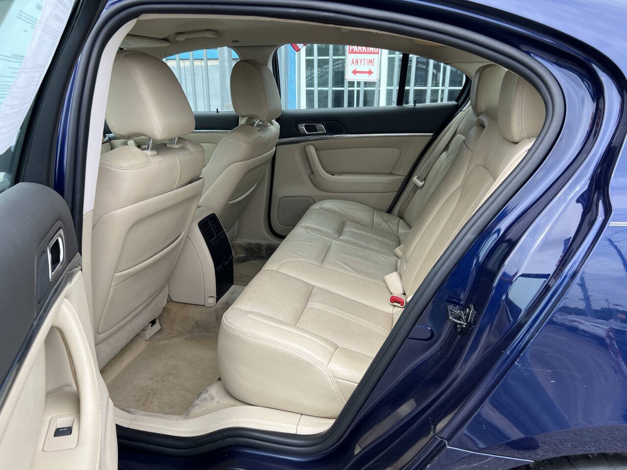 Used 2011 Lincoln MKS FWD image 11