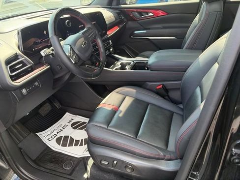 Used 2024 Chevrolet Traverse RS AWD/4WD image 13