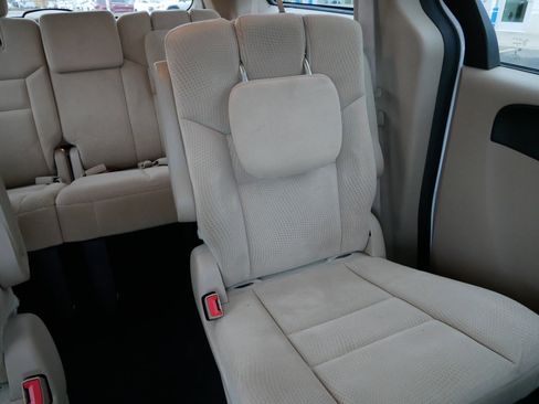 Used 2014 Dodge Grand Caravan SXT image 14