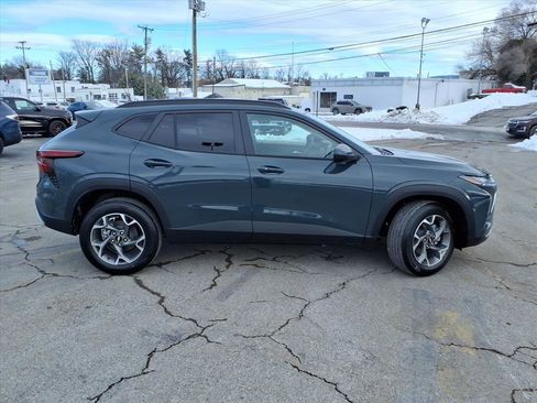 New 2026 Chevrolet Trax LT w/ Driver Confidence Package image 3