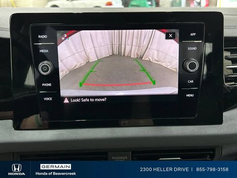 Used 2025 Volkswagen Jetta SE w/ Sunroof Package FWD image 23