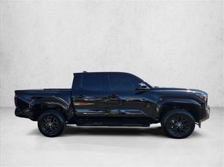 Used 2025 Toyota Tacoma SR5 AWD/4WD video 4