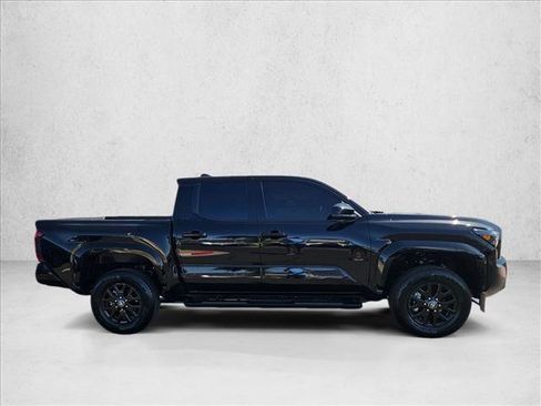 Used 2025 Toyota Tacoma SR5 AWD/4WD image 4