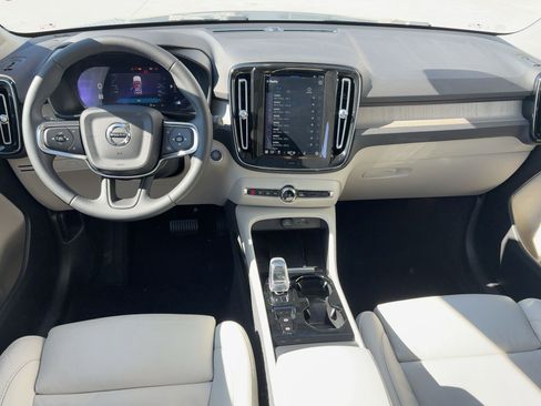 Certified 2023 Volvo XC40 B5 Plus w/ Climate Package image 22