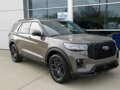 New 2026 Ford Explorer ST-Line w/ ST-Line Street Pack image 2