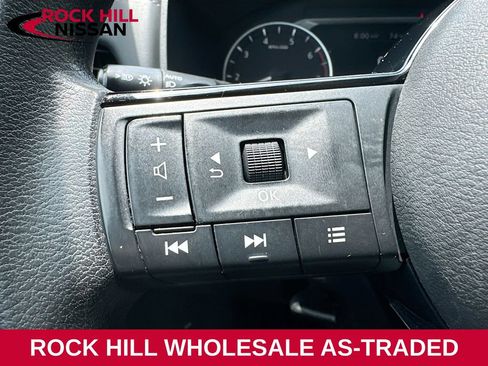 Used 2021 Nissan Rogue SV FWD image 9