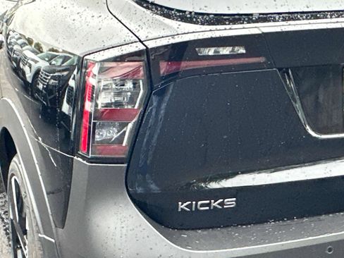 New 2026 Nissan Kicks SR w/ SR Premium Package AWD/4WD image 15
