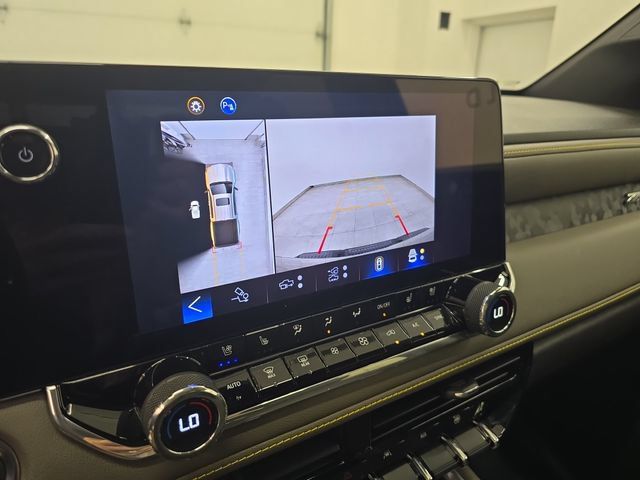 Used 2024 Chevrolet Colorado ZR2 w/ ZR2 Convenience Package III AWD/4WD image 28
