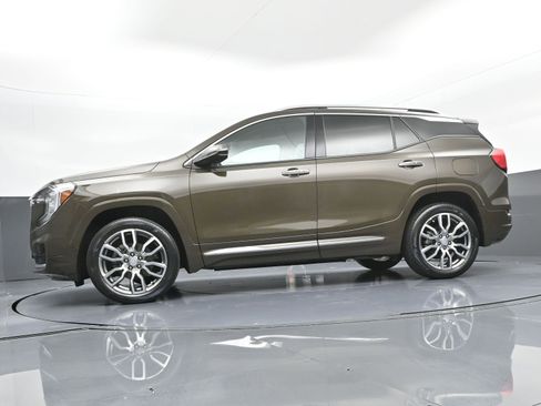 Used 2023 GMC Terrain Denali image 33