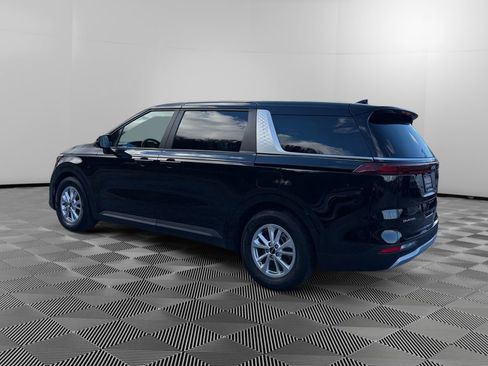 Used 2023 Kia Carnival LX image 5