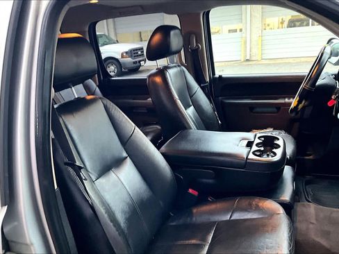 Used 2010 Chevrolet Silverado 1500 LT w/ Power Pack Plus image 8
