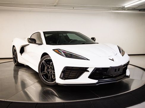 Used 2022 Chevrolet Corvette Stingray Coupe RWD image 9